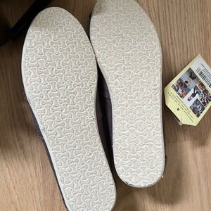 Tom’s, classic gray, size 5.5 NWB